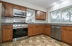 3260 S 124th St, West Allis, WI 53227