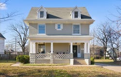 1215 N Benton Avenue, Springfield, MO 65802