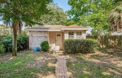 2034 Bayou Dr, Navarre, FL 32566