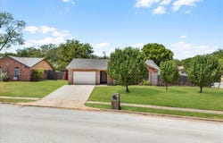 350 Ridgecrest, Saginaw, TX 76179