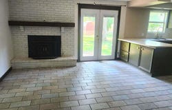 904 E Smith Street, Springfield, MO 65803