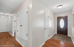 122 Booth Circle, Ocean Springs, MS 39564