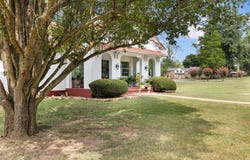 700 Wilson Dam Cir, Sheffield, AL 35660
