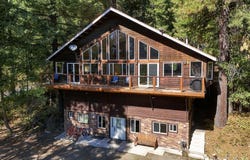 1013 Mountain View Dr, Sandpoint, ID 83864