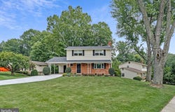 5000 GAINSBOROUGH DR, FAIRFAX, VA 22032