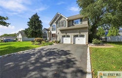38 Maplehurst Lane, Piscataway, NJ 08854