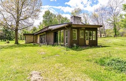 324 Fenfield Dr, Latrobe, PA 15650