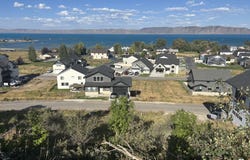 657 N LOCHWOOD Vw, Garden City, UT 84028