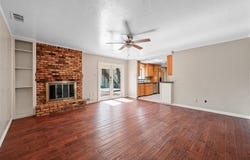 412 Spinner Road, DeSoto, TX 75115