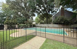 8152 PINE Crk W, Germantown, TN 38138