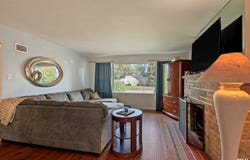2212 LOCUST Street, Quincy, IL 62301
