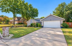 2941 Cresthaven Drive, Grapevine, TX 76051