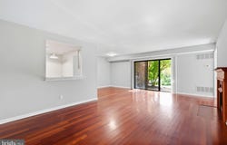 404 MOUNTAINVIEW Drive, CHESTERBROOK, PA 19087
