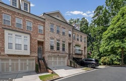 1044 Township Square, Alpharetta, GA 30022