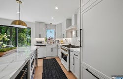25 Yorkview Drive, Edgewater, NJ 07020