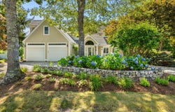 13 Driftwood Circle, Mashpee, MA 02649