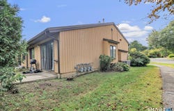 419 Asbury Ridge, Shelton, CT 06484