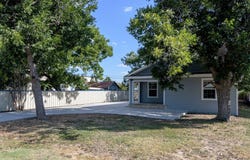 219 E Davilla St, Bartlett, TX 76511