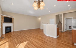 1352 SW BINFORD LAKE Pkwy, Gresham, OR 97080