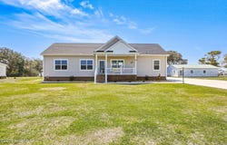 204 Nelson Street, Harkers Island, NC 28531