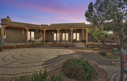 62 Anne Pickard Loop, Tijeras, NM 87059