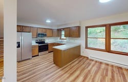 128 St Andrews Drive, Bushkill, PA 18324