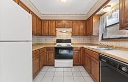 8173 S Legend Dr, Franklin, WI 53132