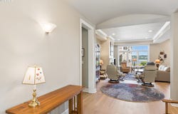 707 N HAYDEN ISLAND Dr, Portland, OR 97217