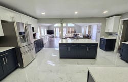 2301 Greenbriar Lane, Lindenhurst, IL 60046