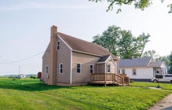 207 E Allen Street, Kentland, IN 47951