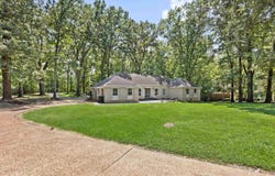 8425 BON LIN Dr, Bartlett, TN 38133