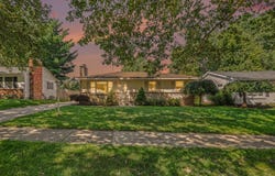 1399 Clover Crest NW, Grand Rapids, MI 49504