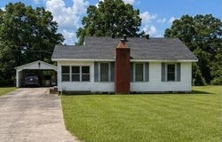 1385 W Currahee Street, Toccoa, GA 30577