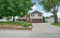 617 16th Avenue, Gilbertville, IA 50634
