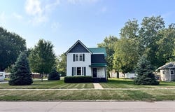 111 E 5th St, Sanborn, IA 51248