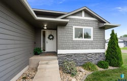 612 Legendary Dr, Harrisburg, SD 57032