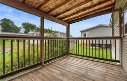 736 Regent Dr, Washington, PA 15301