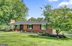 7 MALAGA Drive, EWING, NJ 08628