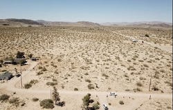 Easton Road, Landers, CA 92285