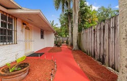 3147 Mcdonald St, Miami, FL 33133