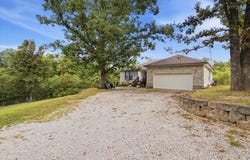 233 Castlegate Drive, Seymour, MO 65746