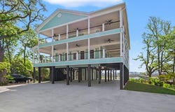600 Elizabeth Dr., Murrells Inlet, SC 29576