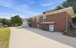 200 Madison Avenue, Hamlet, NC 28345