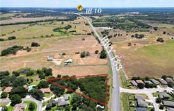 Pierce Street, Luling, TX 78648
