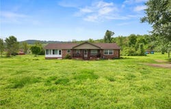 1950 Lake Fort Smith RD, Mountainburg, AR 72946
