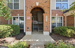 46956 COURTYARD Square, STERLING, VA 20164