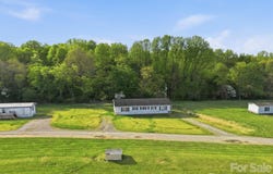 114/116/137/154 Harrington Place Drive, Taylorsville, NC 28681