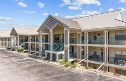 135 Upper Emerald Bay Circle, Hollister, MO 65672