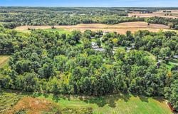 E Adams Road, Pierceton, IN 46562