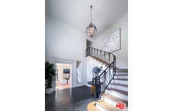 712 Walden Dr, Beverly Hills, CA 90210
